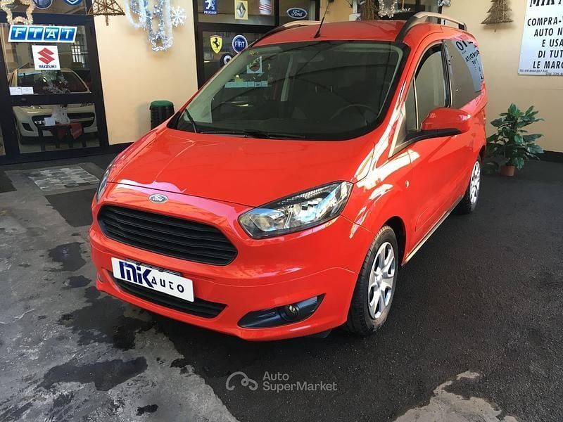 Usata Ford Tourneo Courier Trend 101 CV (74 kW) 2017 Rosso Monovolume