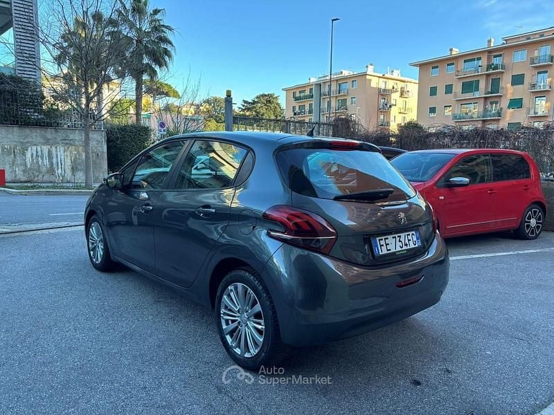 Usata Peugeot 208 Active 82 CV (60 kW) 2016 Grigio Utilitaria