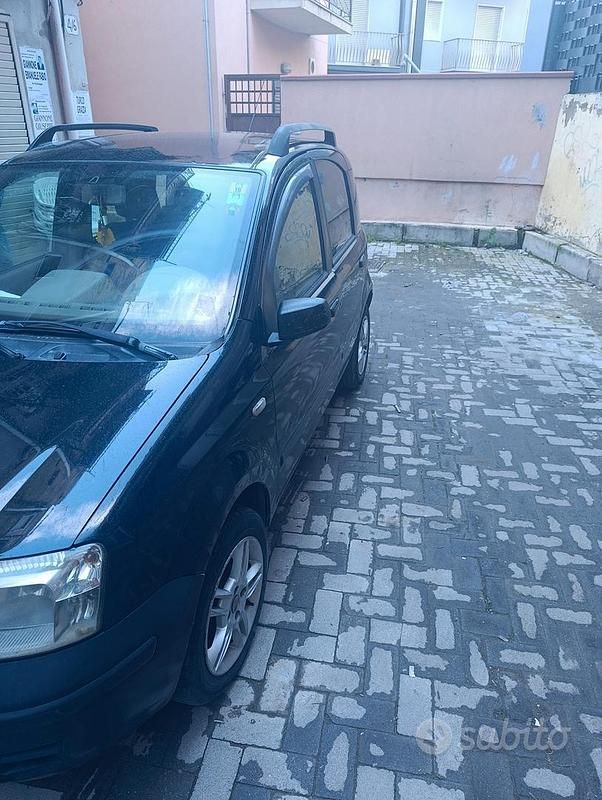 Usata Fiat Panda Dynamic 69 CV (50 kW) 2005 Nero Utilitaria