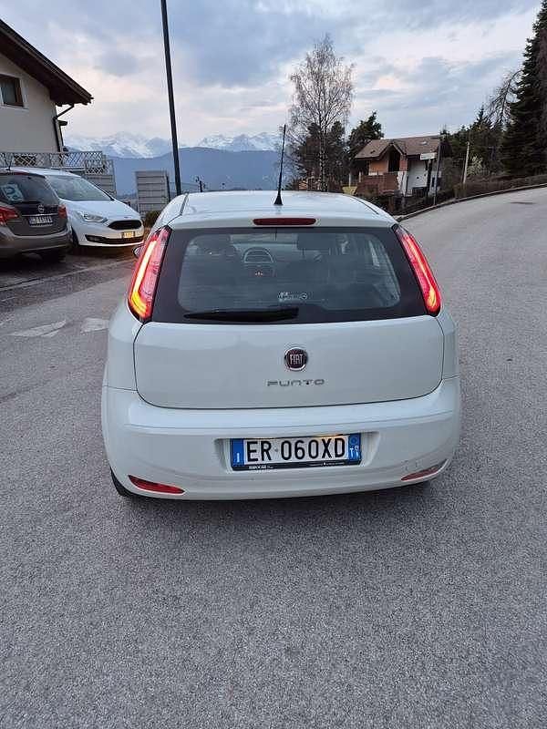 Usata Fiat Punto Lounge 75 CV (55 kW) 2013 Utilitaria