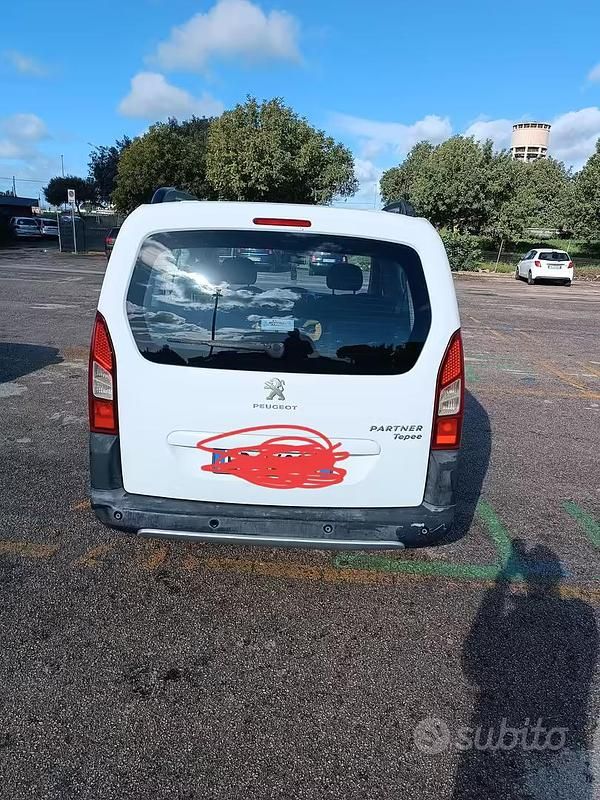 Usata Peugeot Partner 92 CV (67 kW) 2013 Bianco Monovolume