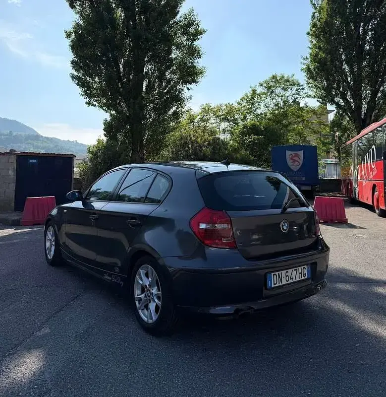 Usata BMW 116 122 CV (89 kW) 2008 Utilitaria