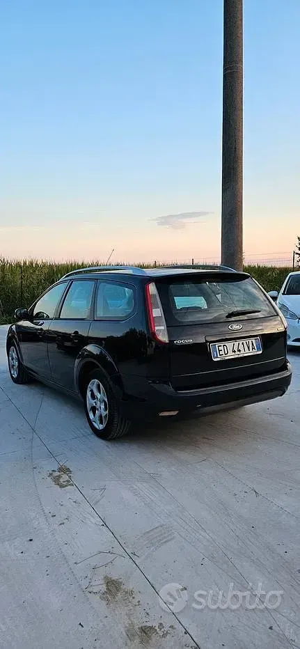 Usata Ford Focus 109 CV (80 kW) 2010 Nero Berlina