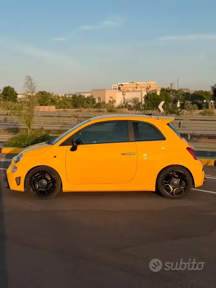 Usata Abarth 595 70th Anniversary 165 CV (121 kW) 2020 Giallo Utilitaria