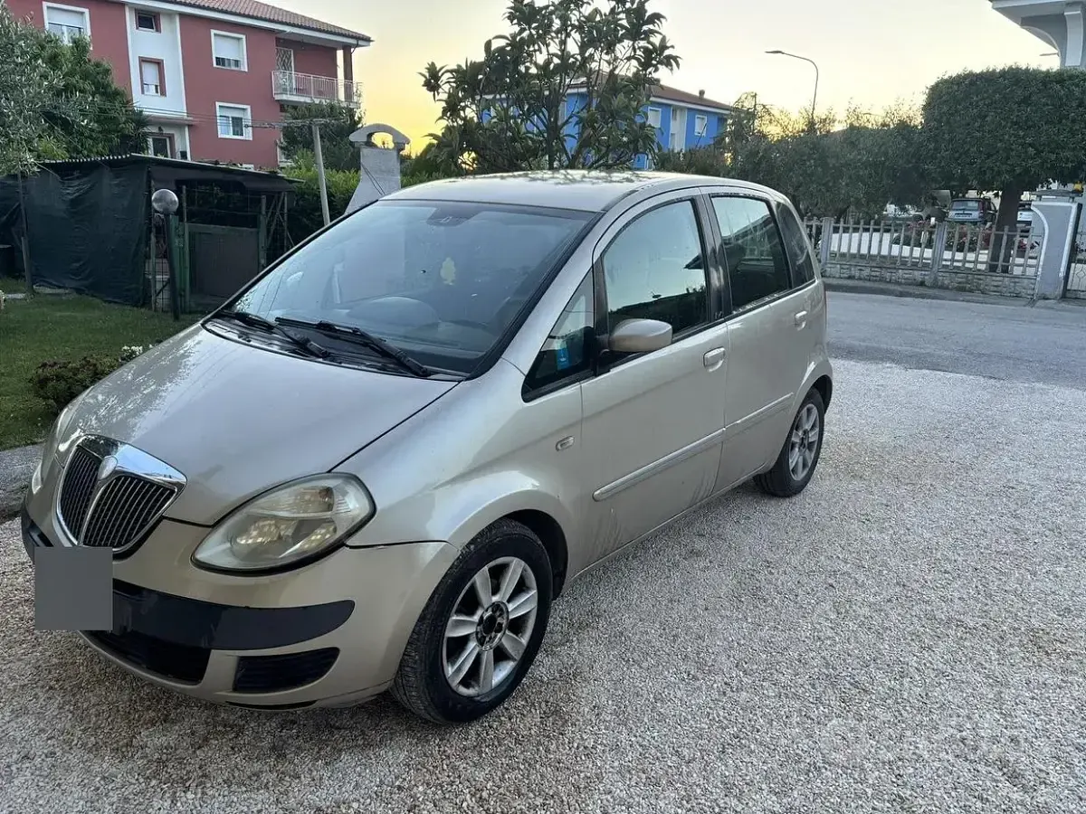 Usata Lancia Musa 69 CV (50 kW) 2005 Monovolume