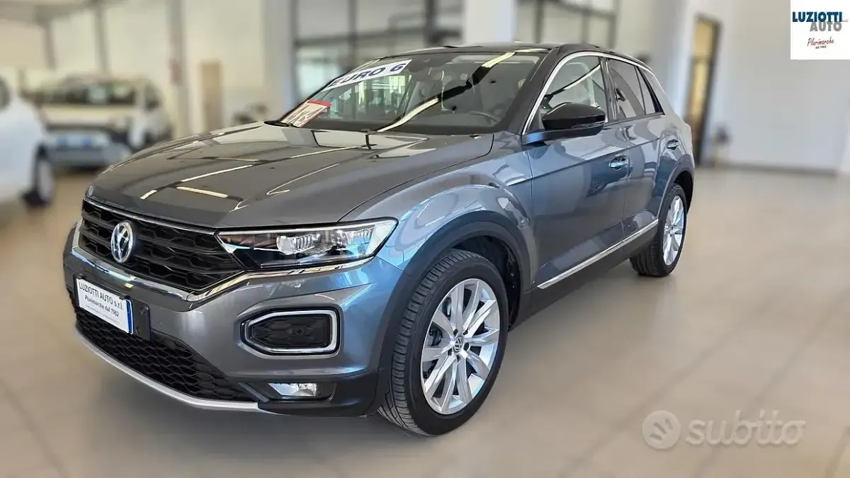 Usata VW T-Roc 150 CV (110 kW) 2018 Grigio SUV