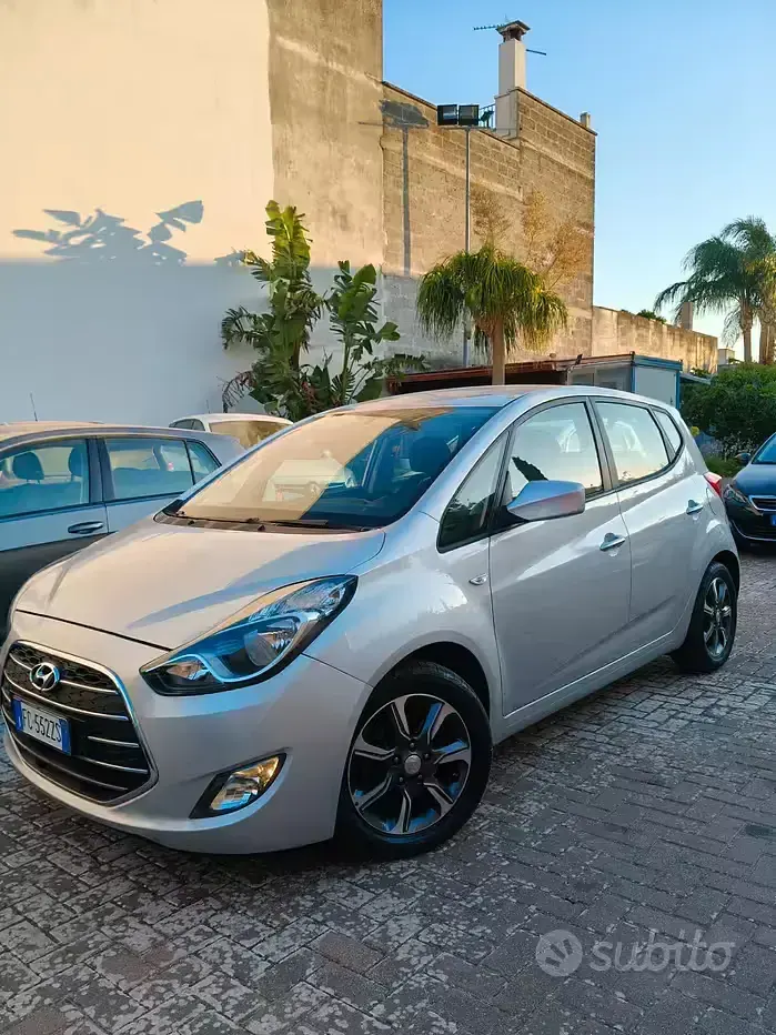 Usata Hyundai ix20 Xpossible 90 CV (66 kW) 2016 Grigio Utilitaria