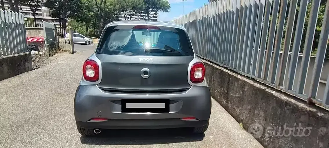 Usata Smart ForFour Passion 71 CV (52 kW) 2015 Grigio Utilitaria