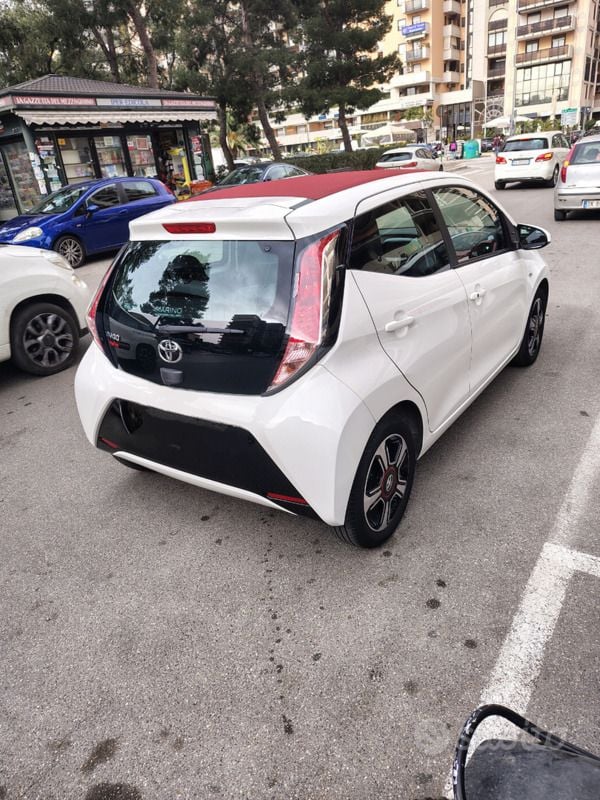 Usata Toyota Aygo X-wave 69 CV (50 kW) 2017 Bianco Utilitaria