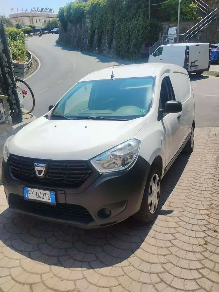 Usata Dacia Dokker Essentiel 75 CV (55 kW) 2019 Other Monovolume