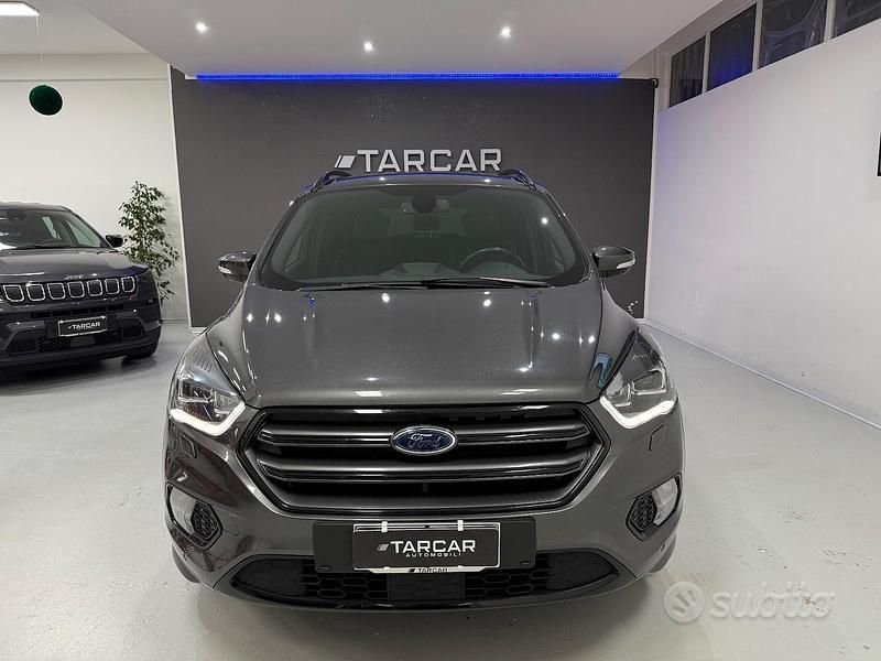 Usata Ford Kuga ST-Line 120 CV (88 kW) 2019 Grigio SUV
