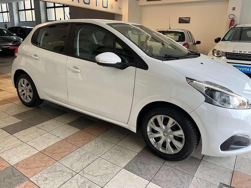 Usata Peugeot 208 Allure 82 CV (60 kW) 2016 Bianco Utilitaria