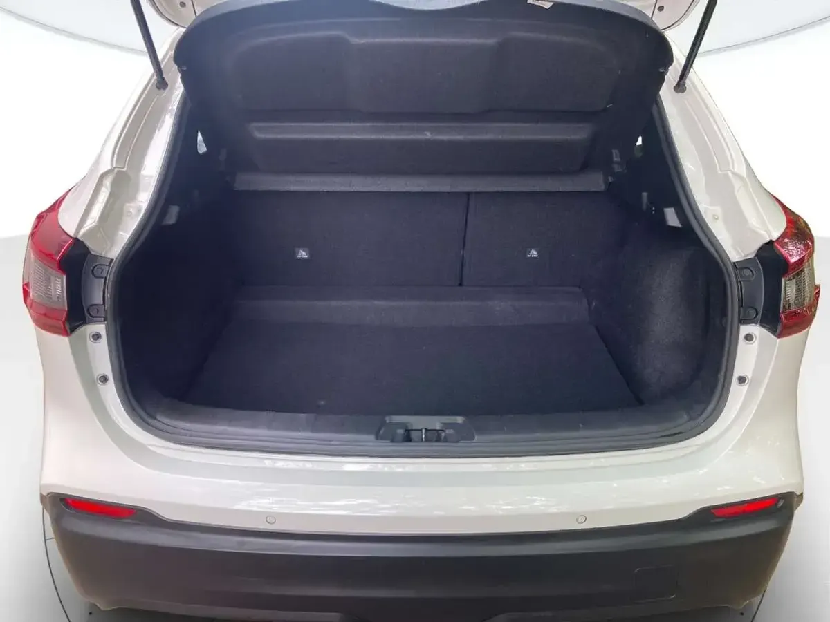 Usado Nissan Qashqai 140 HP (102 kW) 2021 Branco SUV