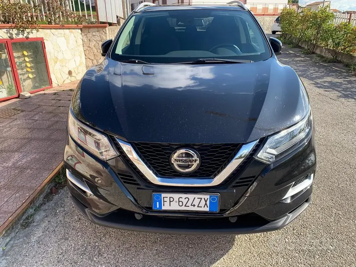 Usata Nissan Qashqai N-Connecta 110 CV (80 kW) 2018 Nero SUV