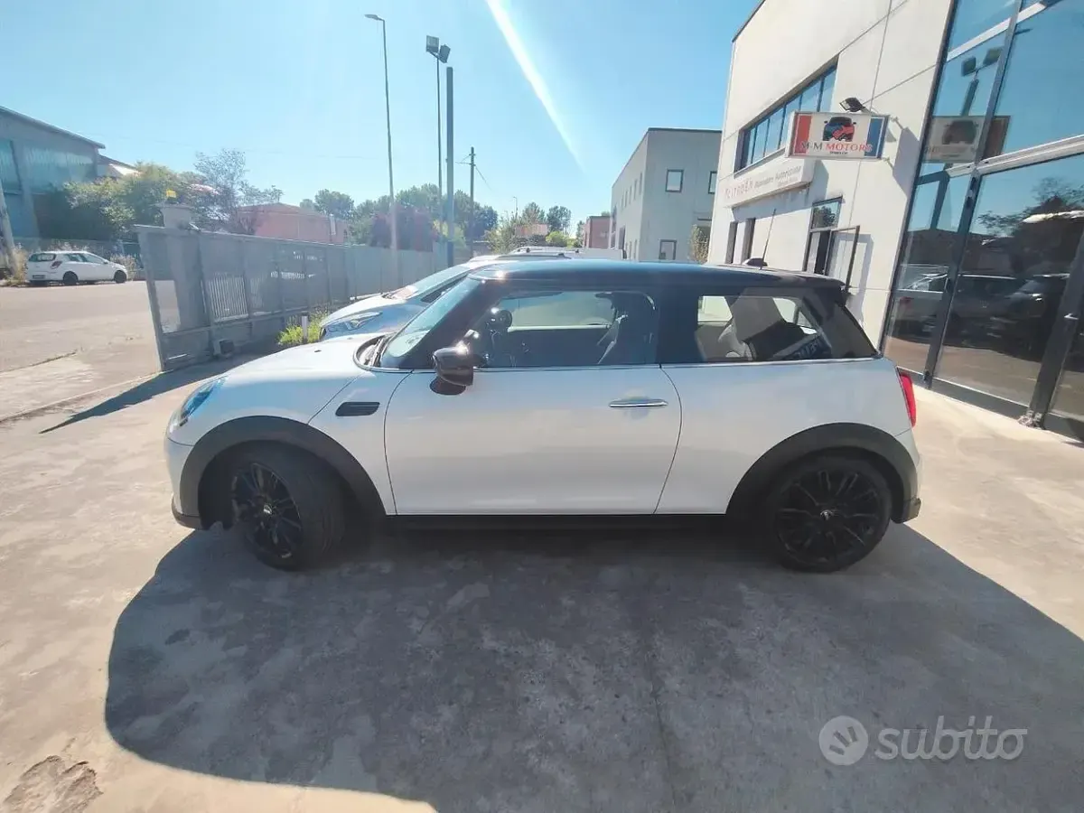Usata Mini Cooper Essential 136 CV (100 kW) 2024 Bianco Utilitaria