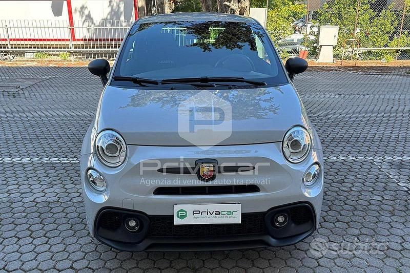 Usata Abarth 695 180 CV (132 kW) 2023 Grigio Utilitaria