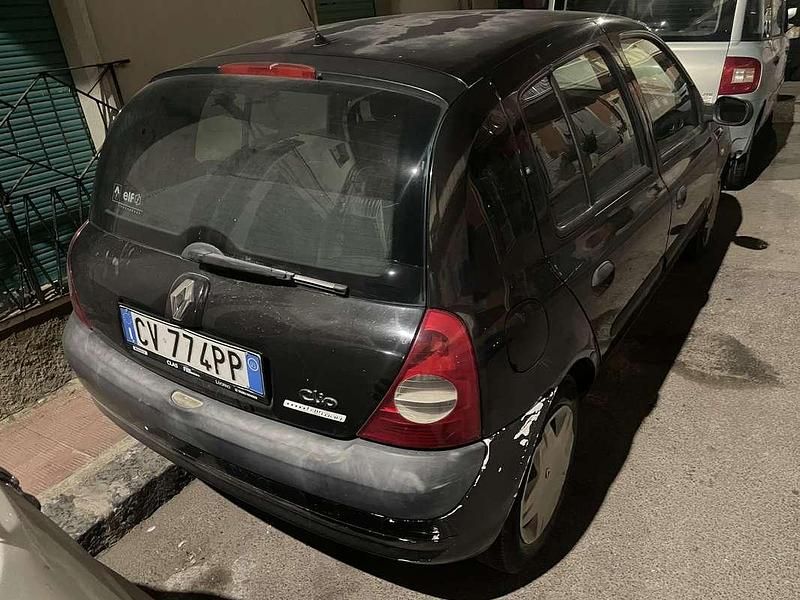 Usata Renault Clio II Authentique 65 CV (47 kW) 2005 Berlina