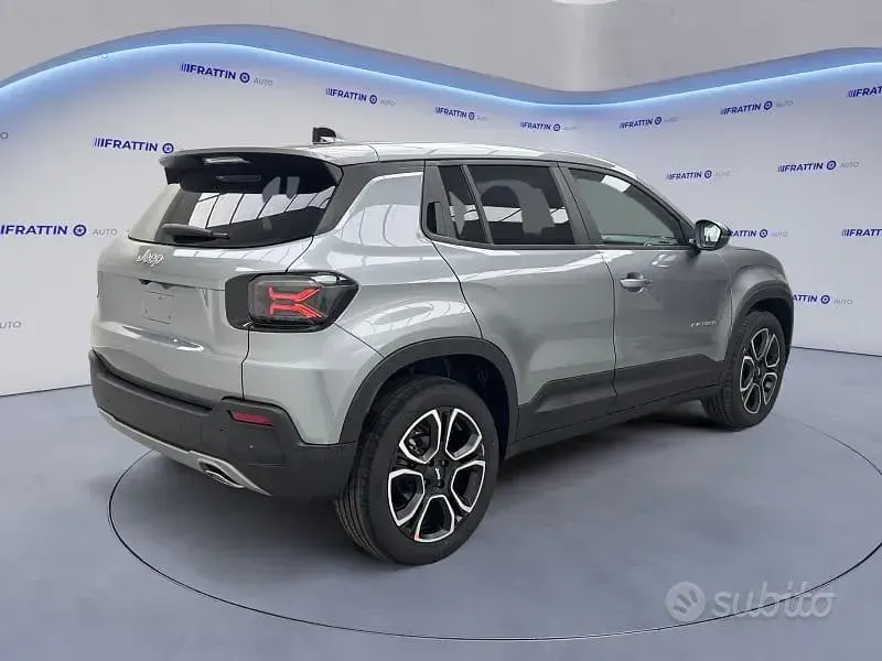 Nieuw Jeep Avenger Summit 101 PK (74 kW) 2026 Grijs SUV