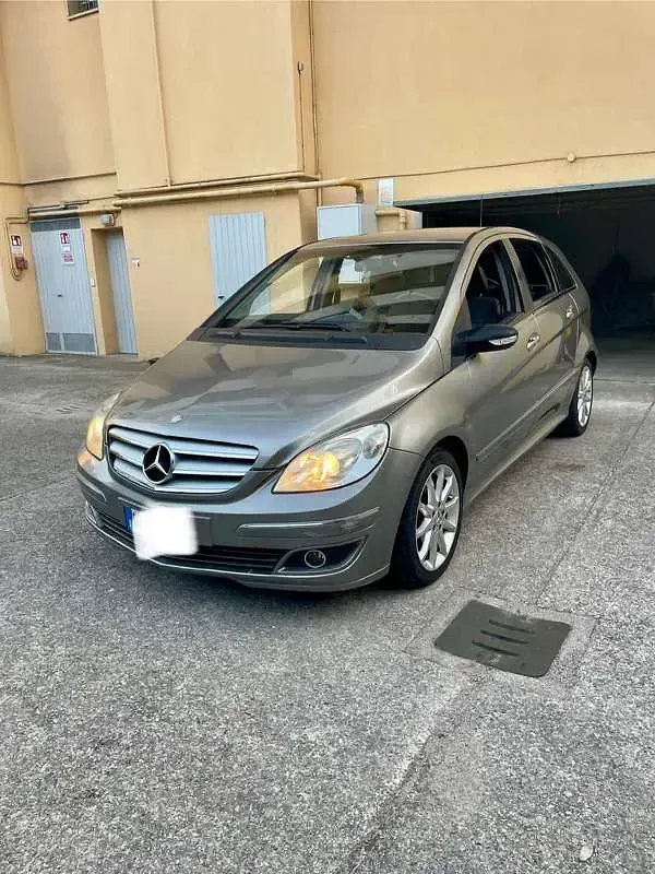 Usata Mercedes B180 109 CV (80 kW) 2006 Monovolume