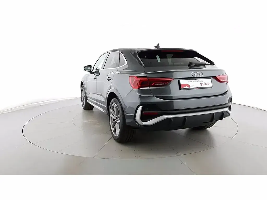 Usata Audi Q3 Sportback S-Line 150 CV (110 kW) 2026 Grigio daytona SUV