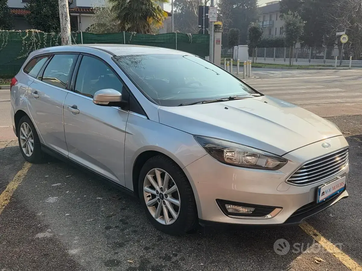 Usata Ford Focus Titanium X 120 CV (88 kW) 2017 Grigio Station wagon
