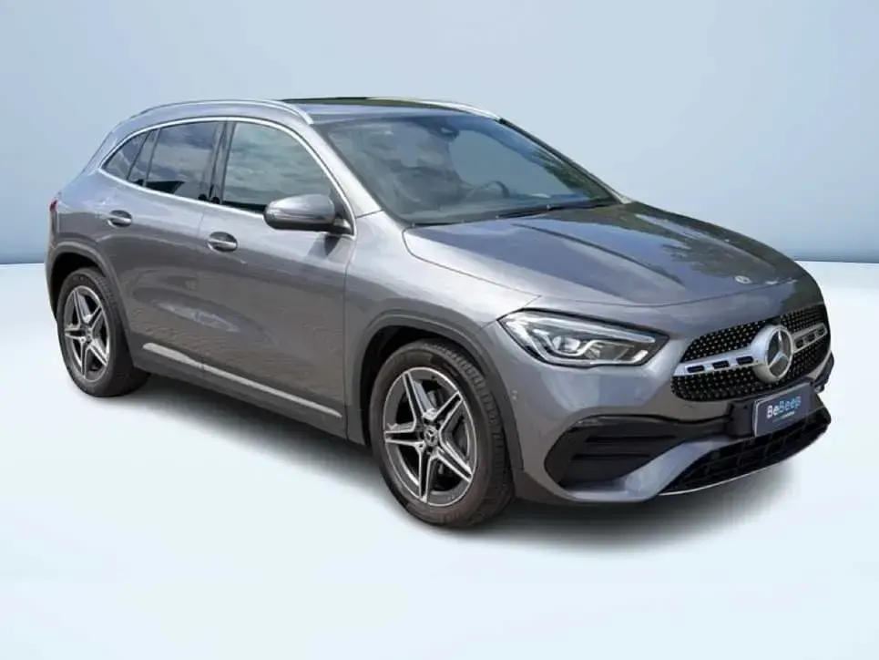 Usata Mercedes GLA200 Premium 150 CV (110 kW) 2022 Grigio SUV