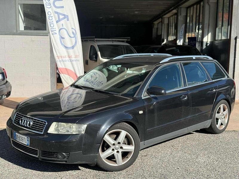 Nero Usata 2004 Audi A4 Station wagon | 2200 € (Buon prezzo) - Immagine 1/4