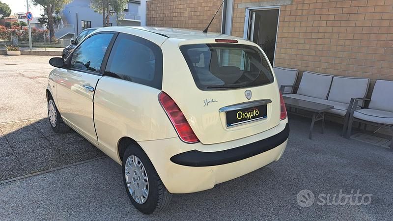 Usata Lancia Ypsilon 59 CV (43 kW) 2006 Beige Utilitaria
