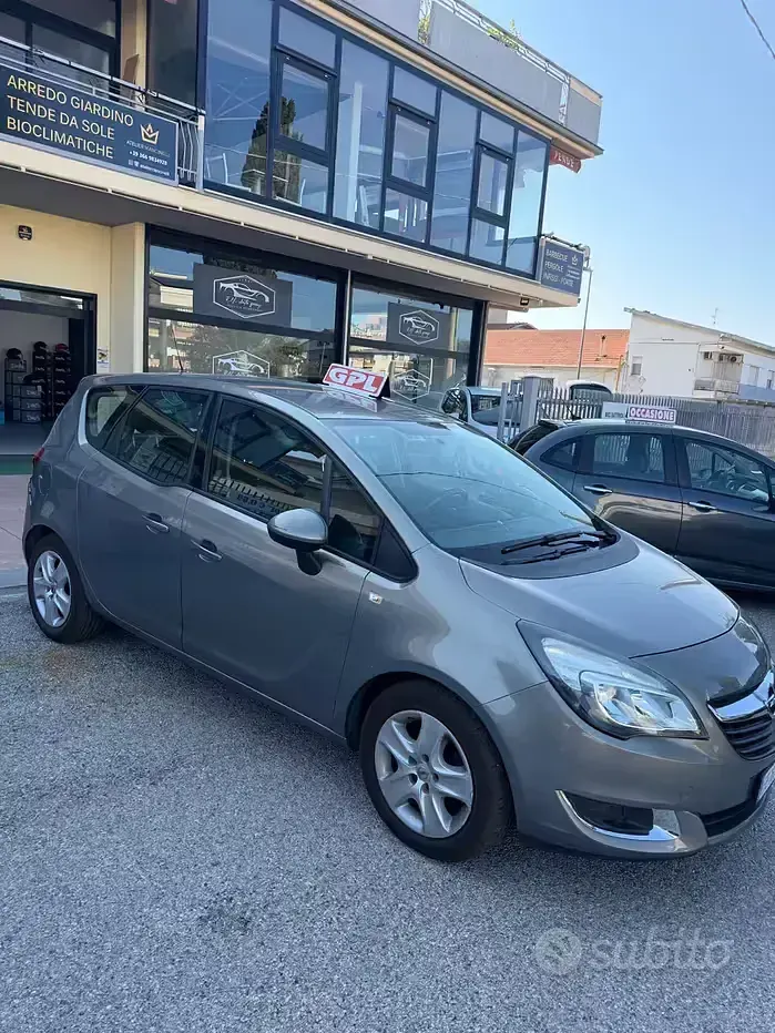 Usata Opel Meriva 120 CV (88 kW) 2016 Grigio Monovolume