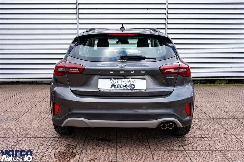 Usata Ford Focus Active 125 CV (91 kW) 2022 Grigio magnetic Monovolume