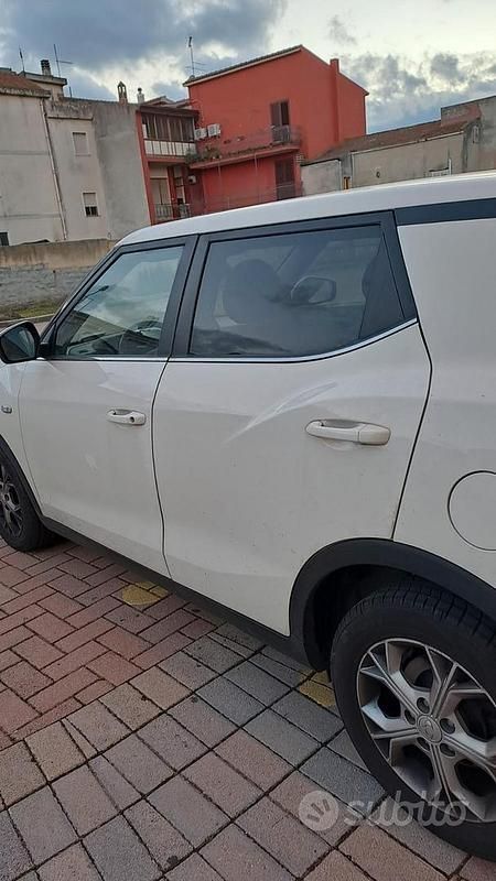 Usata SsangYong Tivoli 128 CV (94 kW) 2021 Bianco SUV