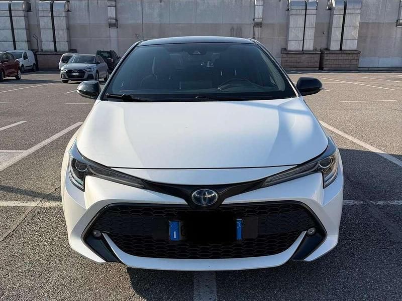 Usata Toyota Corolla Style 98 CV (72 kW) 2020 Bianco Berlina