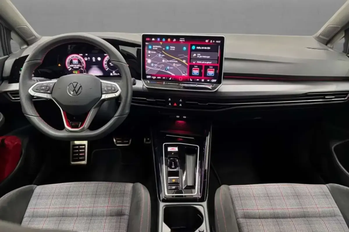Usata VW Golf VIII GTI 265 CV (194 kW) 2024 Grigio Berlina