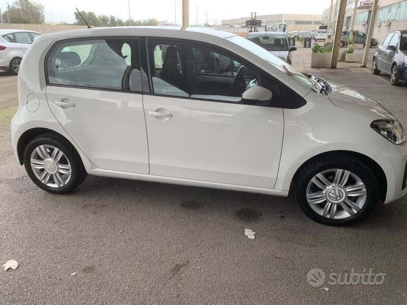 Bianco Usata 2019 VW up! Due volumi | 8000 € (Ottimo prezzo) - Immagine 1/4