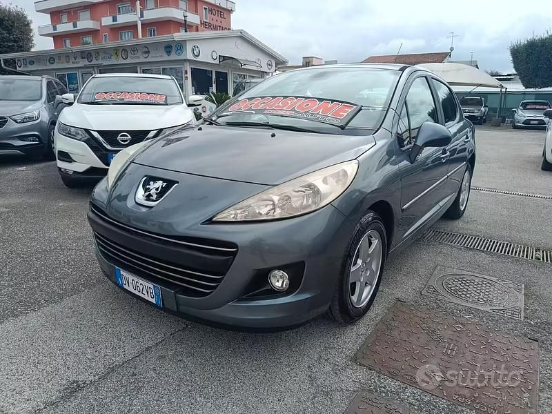 Begagnad Peugeot 207 88 HK (64 kW) 2010 Grå Sedan