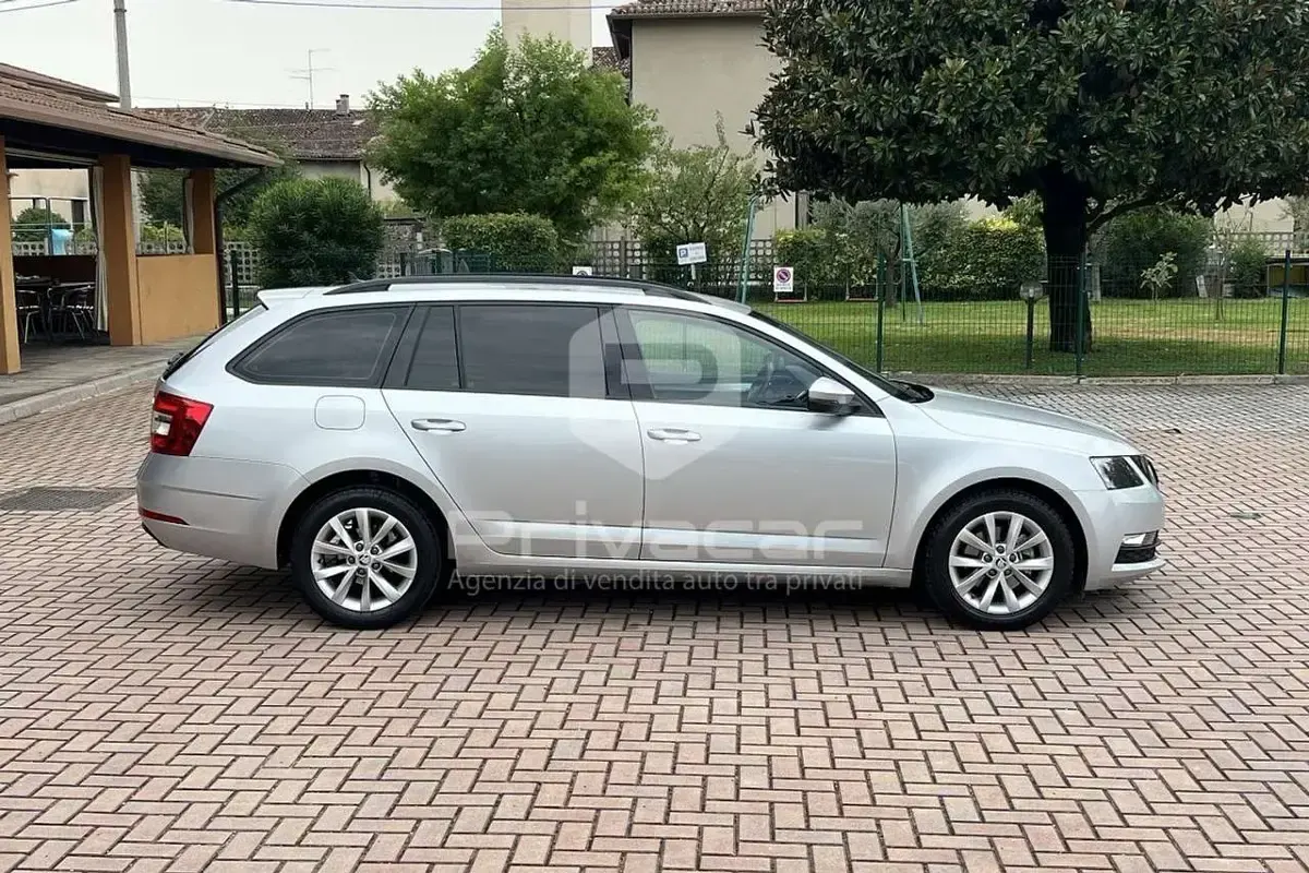 Usata Skoda Octavia G-TEC Executive 131 CV (96 kW) 2020 Grigio Station wagon