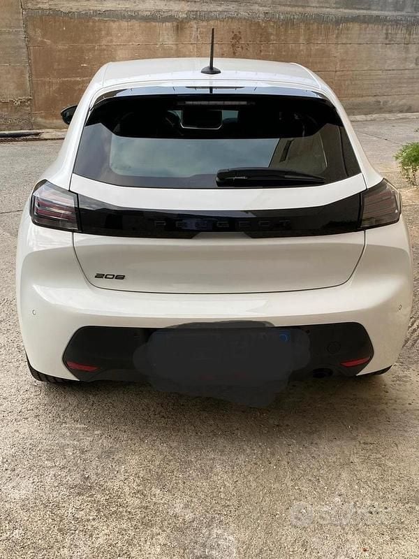 Usata Peugeot 208 Active 75 CV (55 kW) 2024 Bianco Utilitaria
