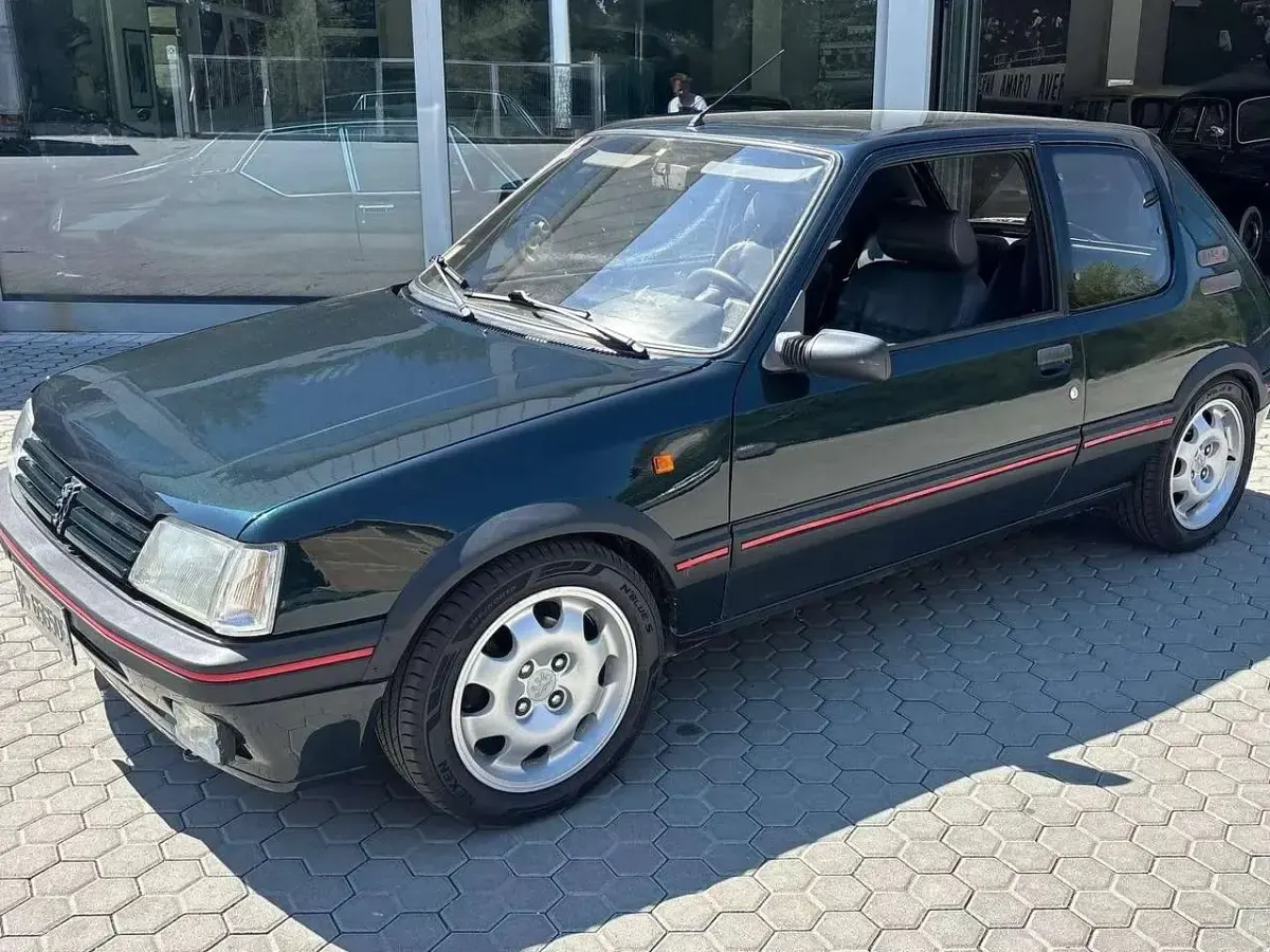 Usata Peugeot 205 GTi 128 CV (94 kW) 1990 Verde Berlina
