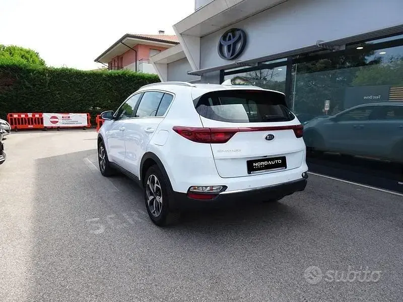 Usata Kia Sportage Style 132 CV (97 kW) 2021 Bianco SUV
