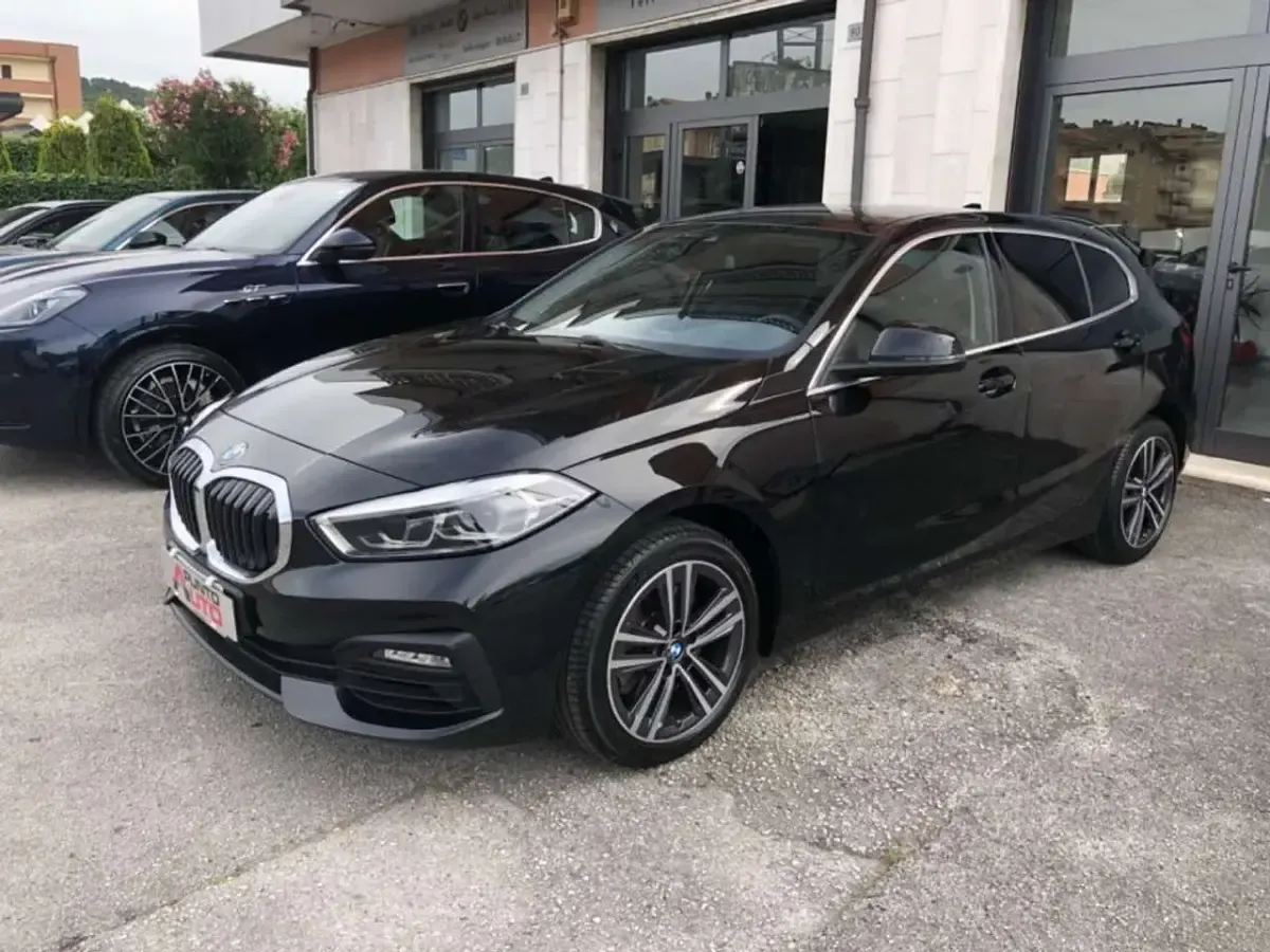 Usata BMW 118 Sport Line 136 CV (100 kW) 2023 Nero Berlina