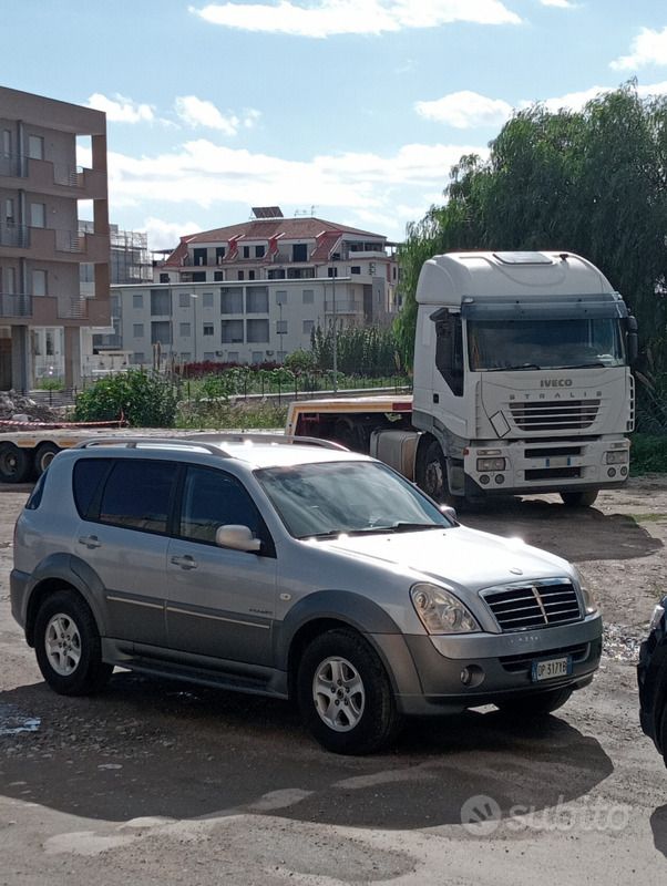 Grigio Usata 2007 Ssangyong (KGM) Rexton SUV | 5000 € (Cara) - Immagine 1/4