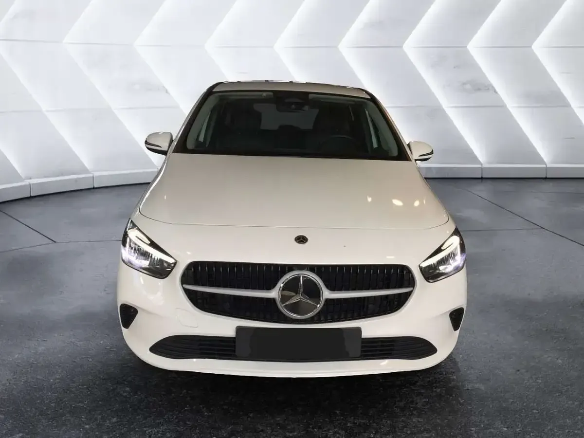 Usata Mercedes B180 Advanced 116 CV (85 kW) 2023 Bianco Monovolume