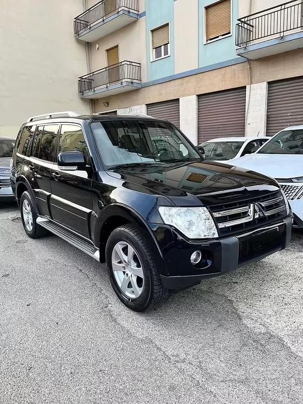 Usata Mitsubishi Pajero Instyle 169 CV (124 kW) 2008 Nero SUV