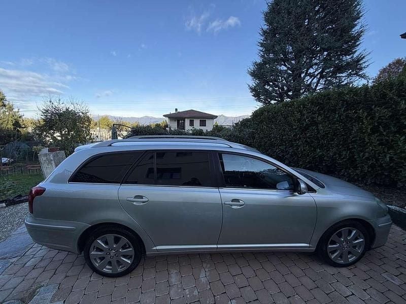 Usata Toyota Avensis 126 CV (92 kW) 2006 Station wagon
