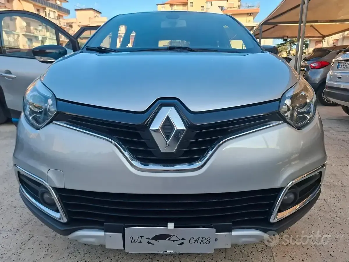 Usata Renault Captur Intens 120 CV (88 kW) 2016 Grigio SUV