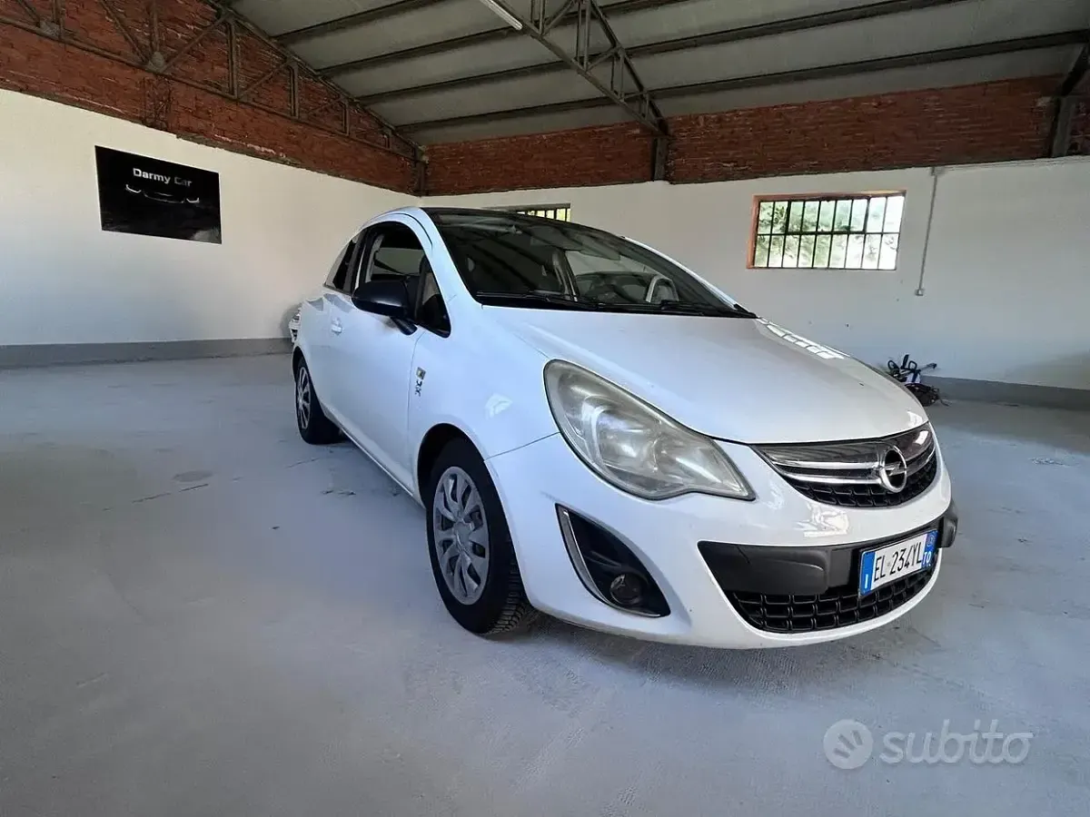 Usata Opel Corsa 95 CV (69 kW) 2012 Bianco Utilitaria