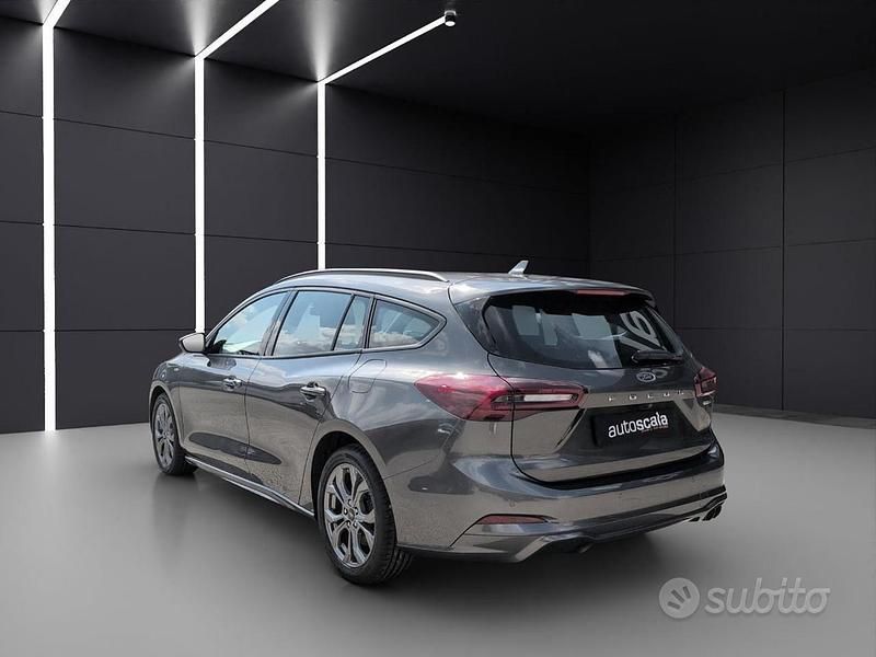 Usata Ford Focus ST-Line 125 CV (91 kW) 2023 Grigio Berlina