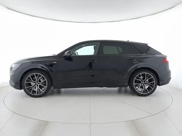 Usata Audi Q8 Sport 286 CV (210 kW) 2022 Nero mito metallizzato SUV