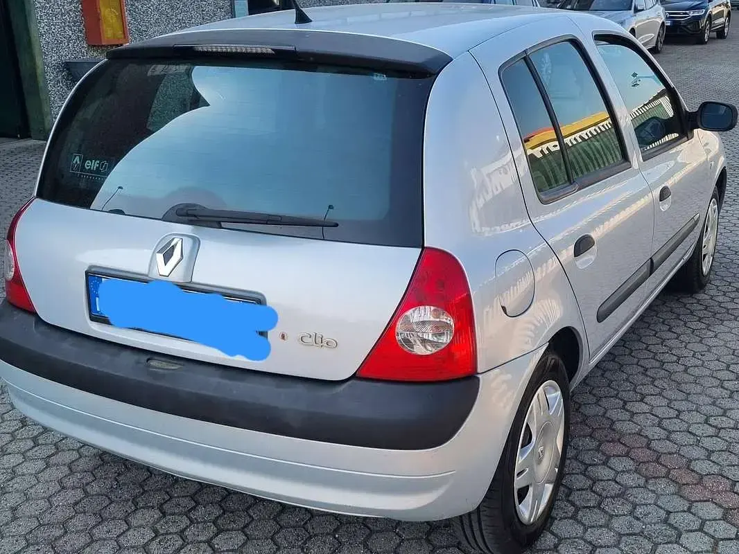 Usata Renault Clio II 58 CV (42 kW) 2003 Berlina