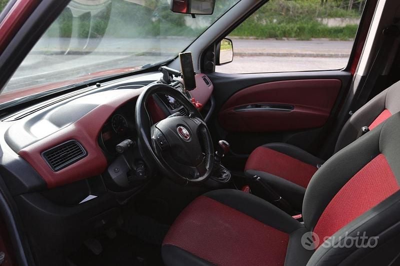 Usata Fiat Doblò Dynamic 90 CV (66 kW) 2011 Rosso Monovolume